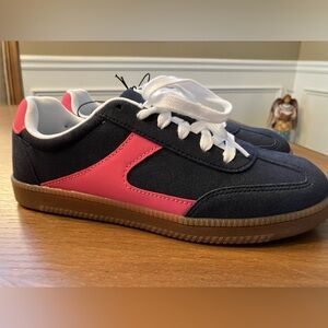 NWT No Boundaries Memory Foam Sport Sneakers